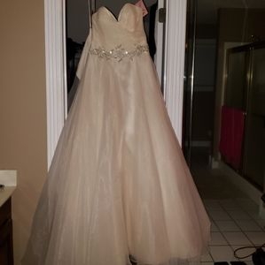 Brand new wedding dress